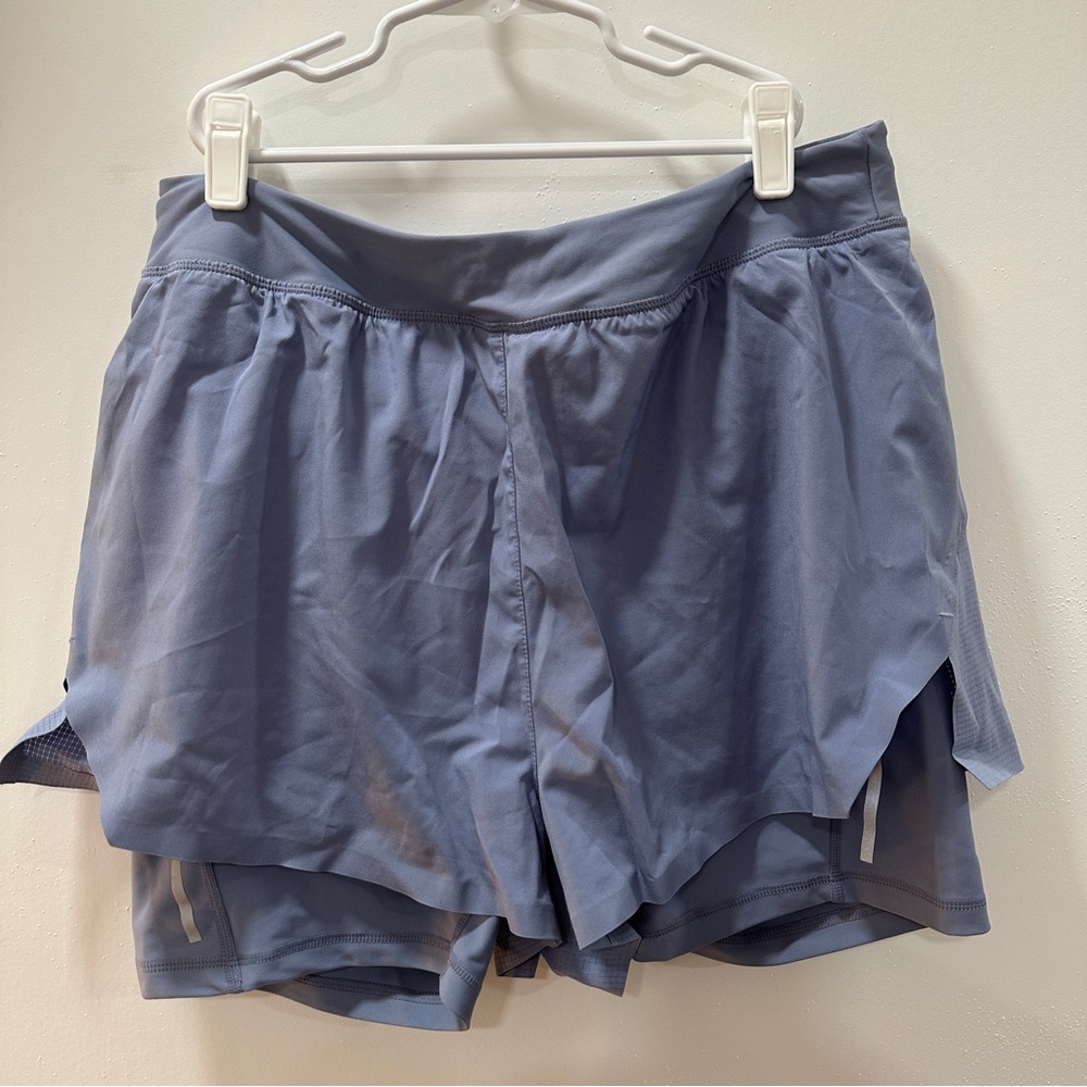 Old Navy Women's High-Waisted 2-in-1 StretchTech
Shorts - 3-inch inseam